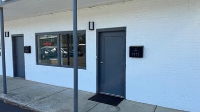 2921-2937 Gibbon Rd, Charlotte, NC à louer Photo de l’immeuble– Image 2 sur 2