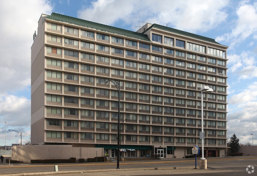 800 W 8th St, Cincinnati, OH à vendre - Photo principale – Image 1 sur 7