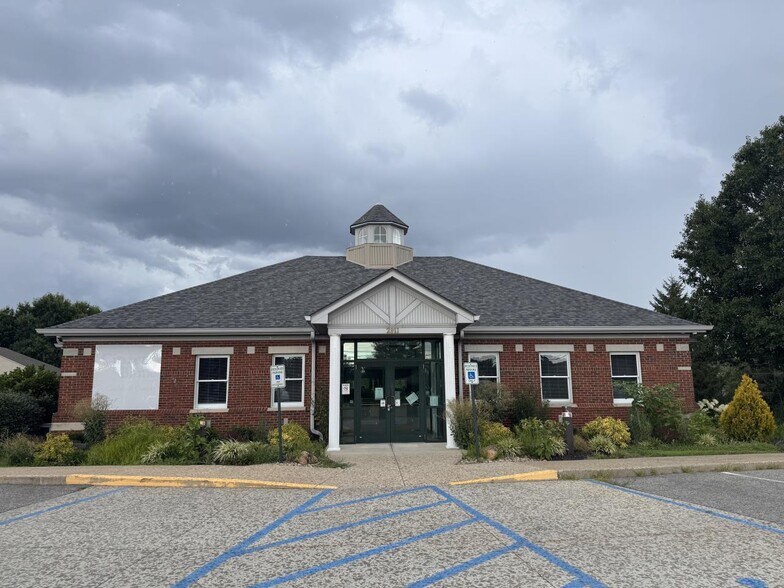2911 Alexandria Pike, Highland Heights, KY à vendre - Photo de l’immeuble – Image 2 sur 18