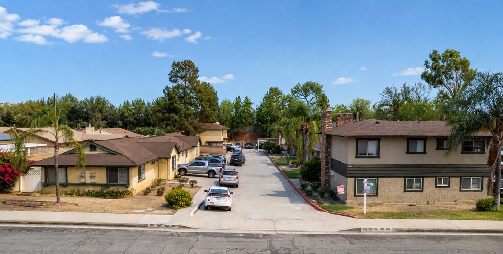144-168 E Baseline Rd, San Dimas, CA à vendre - Photo de l’immeuble – Image 1 sur 8