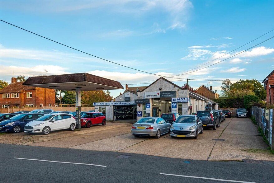 Rake Rd, Liphook à vendre - Photo de l’immeuble – Image 2 sur 18