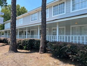 218 Green Acres Rd, Fort Walton Beach, FL à louer Photo de l’immeuble– Image 2 sur 10