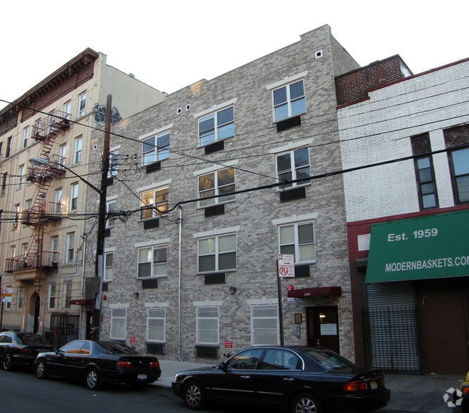 2384 Hoffman St, Bronx, NY à vendre - Photo principale – Image 1 sur 2