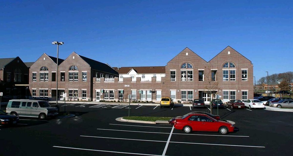21135 Whitfield Pl, Sterling, VA à louer - Photo de l’immeuble – Image 2 sur 31