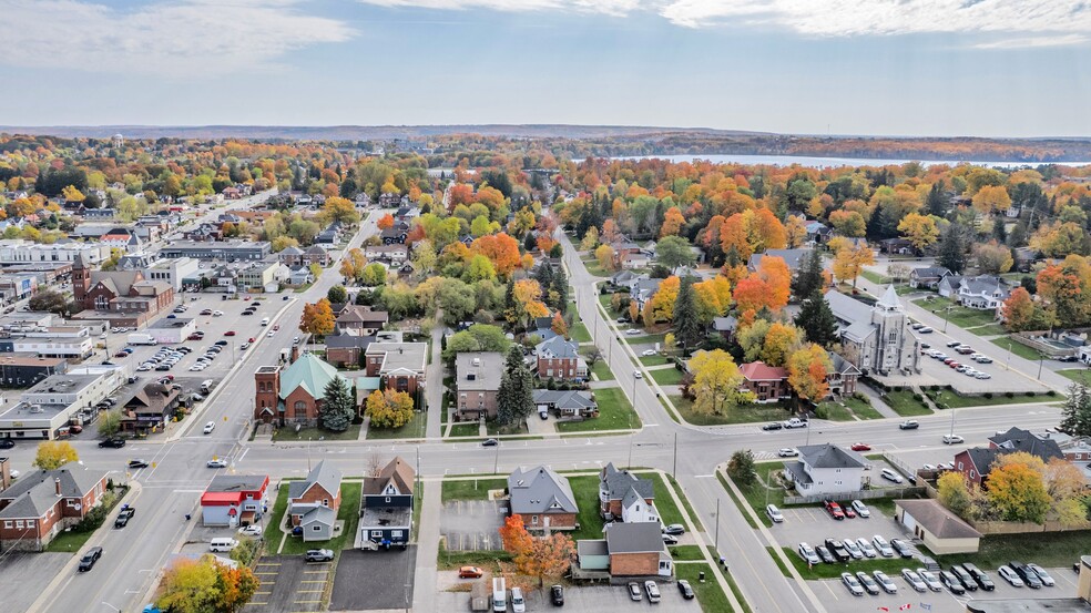 551 Bay St, Midland, ON à vendre - Photo de l’immeuble – Image 3 sur 28