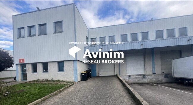 Plus de détails pour Local d'activités à louer