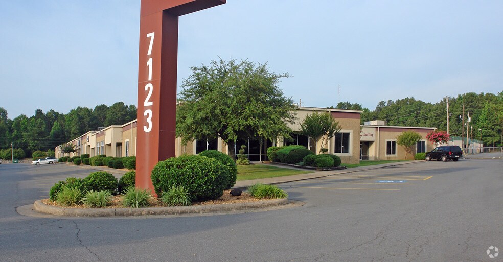 7123 Interstate 30, Little Rock, AR à louer - Photo principale – Image 1 sur 15