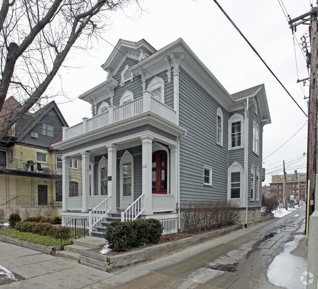 1516 E Brady St, Milwaukee, WI à vendre - Photo de l’immeuble – Image 2 sur 2