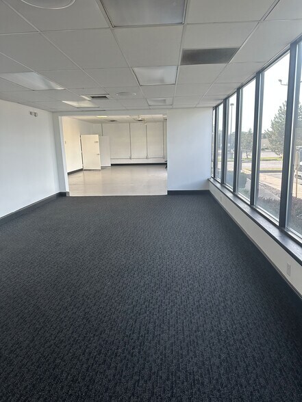3300 W Henrietta Rd, Rochester, NY à louer - Photo intérieure – Image 2 sur 15