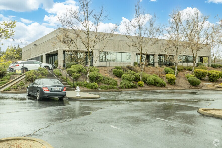 5005 Windplay Dr, El Dorado Hills, CA à vendre - Photo principale – Image 1 sur 16