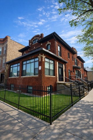 Plus de détails pour 2325 S California Ave, Chicago, IL - Logement à vendre