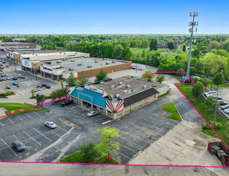 7567 Mall Rd, Florence, KY à vendre - Photo de l’immeuble – Image 2 sur 9