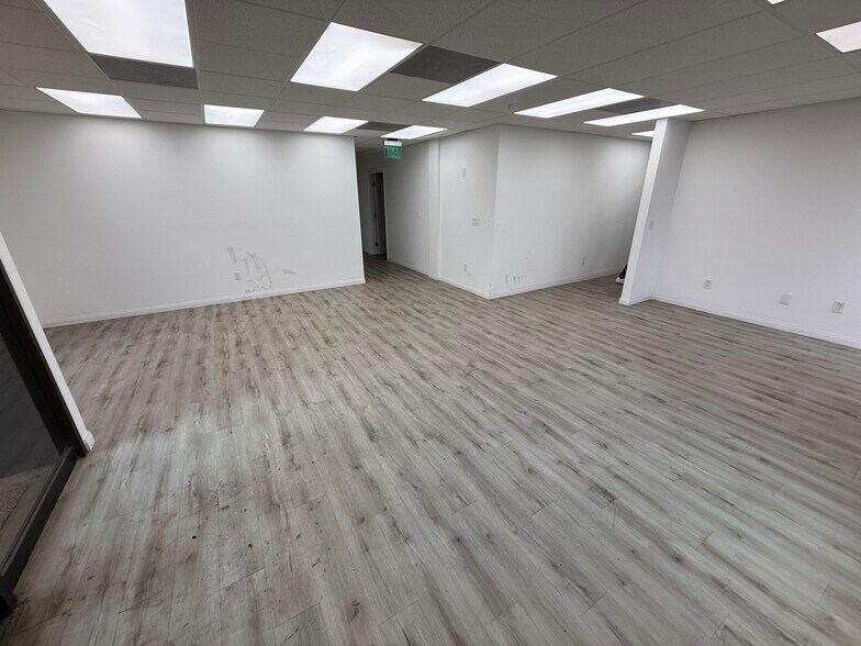 125 Selandia Ln, Carson, CA à vendre - Photo intérieure – Image 3 sur 13