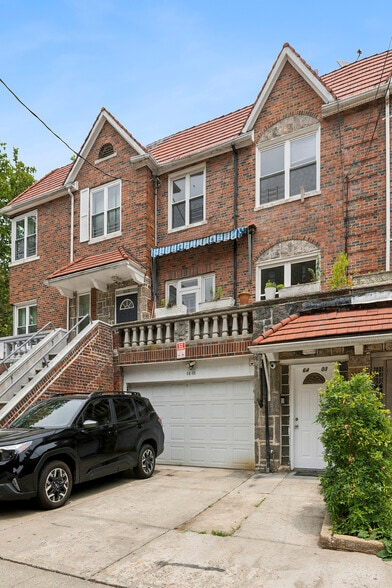 64-03 102nd st, Queens, NY à vendre - Photo de l’immeuble – Image 1 sur 11