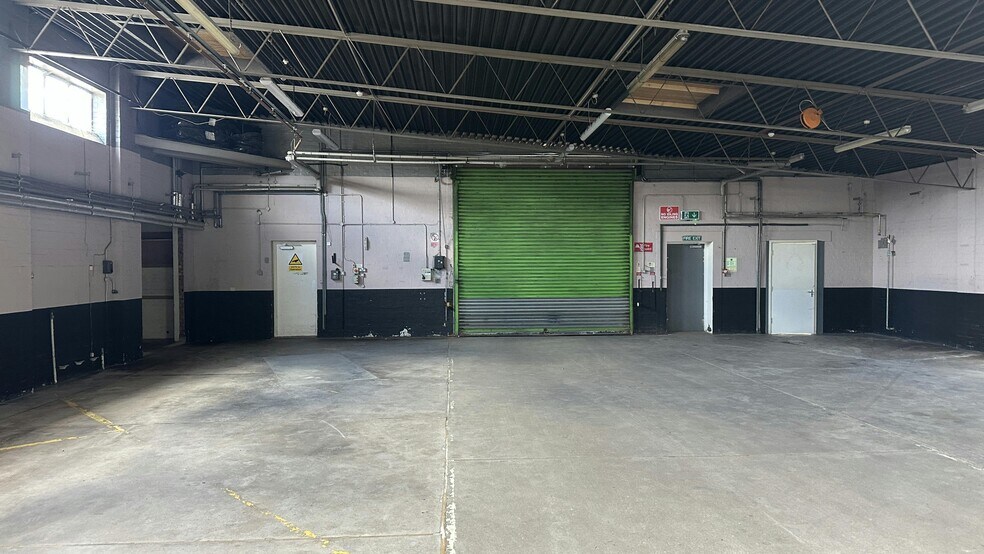 Montague Rd, Warwick à louer - Photo de l’immeuble – Image 2 sur 5