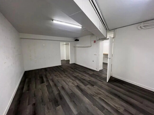 Plus de détails pour Local commercial à louer