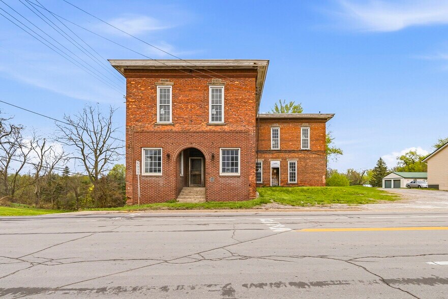 2699 E Center St, North Kingsville, OH à vendre - Photo principale – Image 1 sur 54