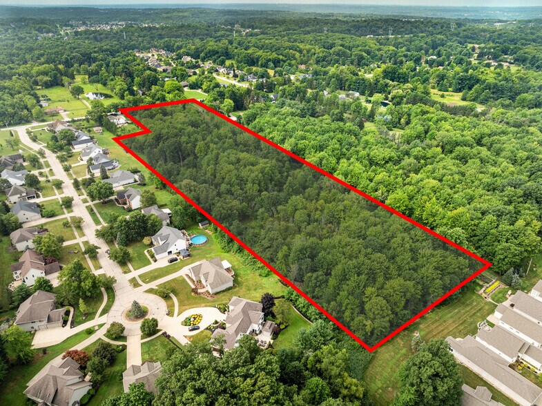 2022 Akins Rd, Broadview Heights, OH à vendre - Photo de l’immeuble – Image 2 sur 19