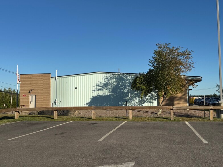 70 Frank Mossberg Dr, Attleboro, MA à louer - Photo de l’immeuble – Image 3 sur 5