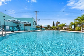 Plus de détails pour 101 N Atlantic Ave, Cocoa Beach, FL - Local commercial à vendre