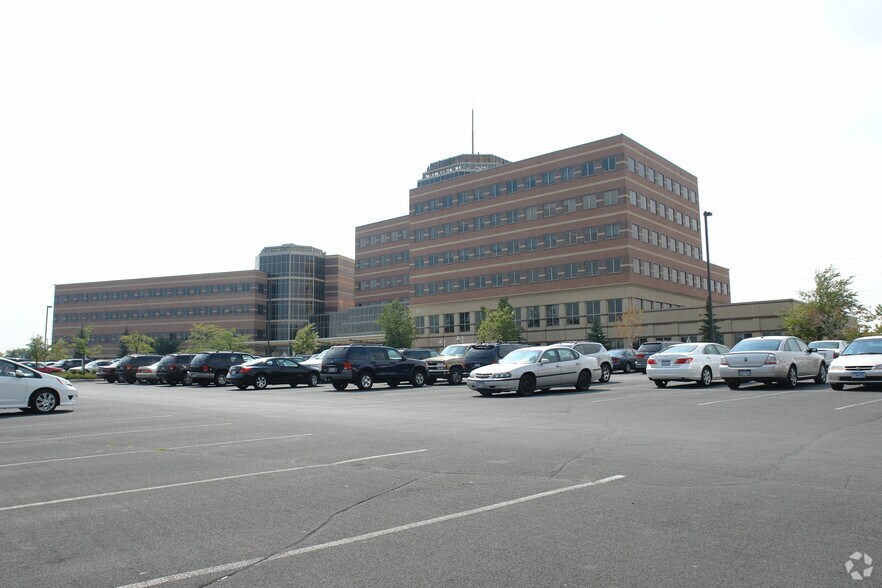 2855 Campus Dr, Minneapolis, MN à louer - Photo de l’immeuble – Image 2 sur 3