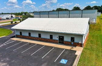 1821 S 1st St, Rogers, AR à louer Photo intérieure– Image 2 sur 2