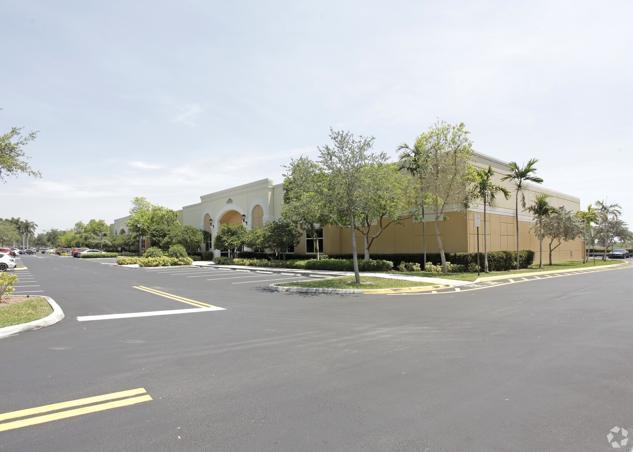 11650 Miramar Pky, Miramar, FL à louer Photo de l’immeuble– Image 1 sur 20