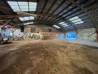 Plus de détails pour Local d'activités à louer