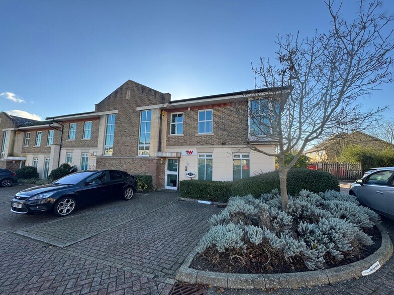 3-9 Shirwell Cres, Milton Keynes à louer - Photo de l’immeuble – Image 2 sur 9