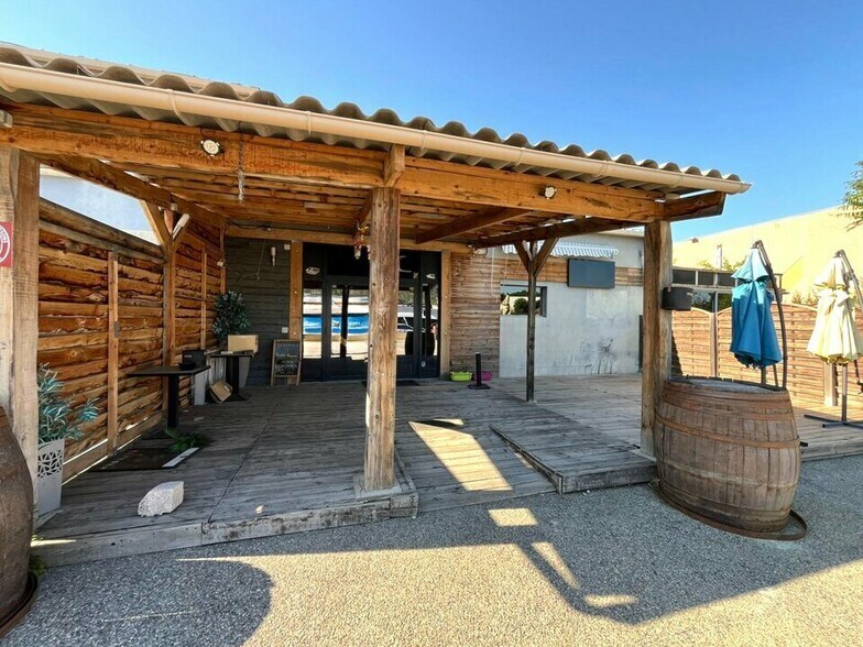 Local commercial dans Draguignan à louer - Photo de l’immeuble – Image 3 sur 9