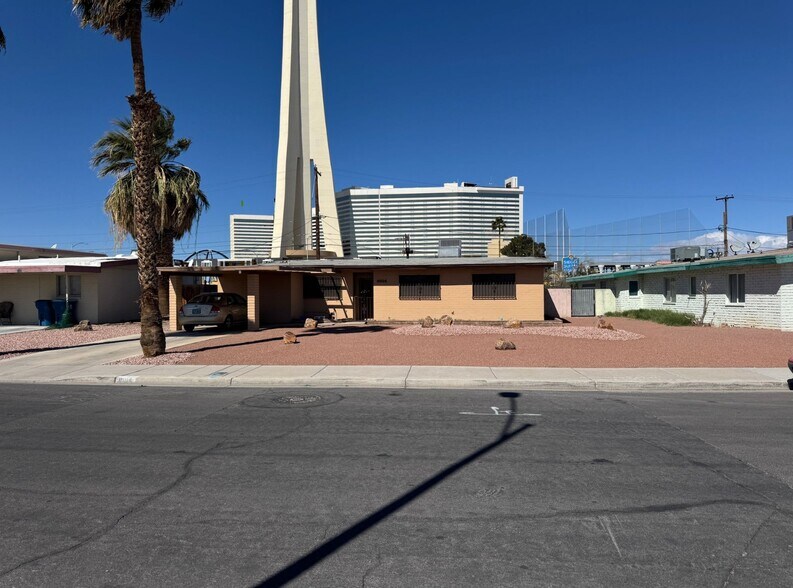 2014 Santa Clara Dr, Las Vegas, NV à vendre - Photo principale – Image 1 sur 7