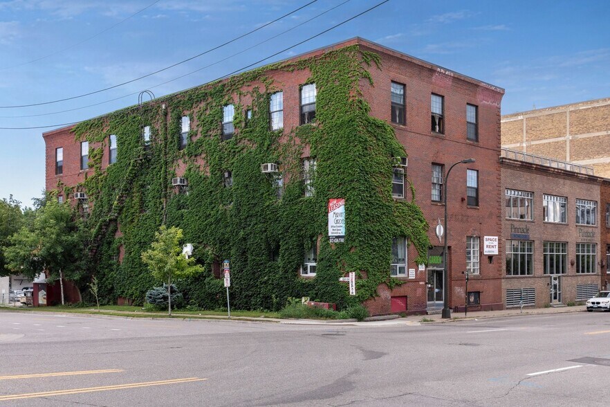 726 Central Ave NE, Minneapolis, MN à vendre - Photo de l’immeuble – Image 1 sur 2