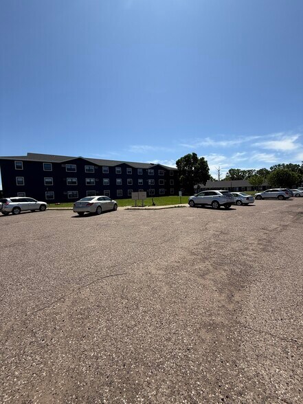 350-360 E Birch Ave, Barron, WI à vendre - Photo de l’immeuble – Image 1 sur 13