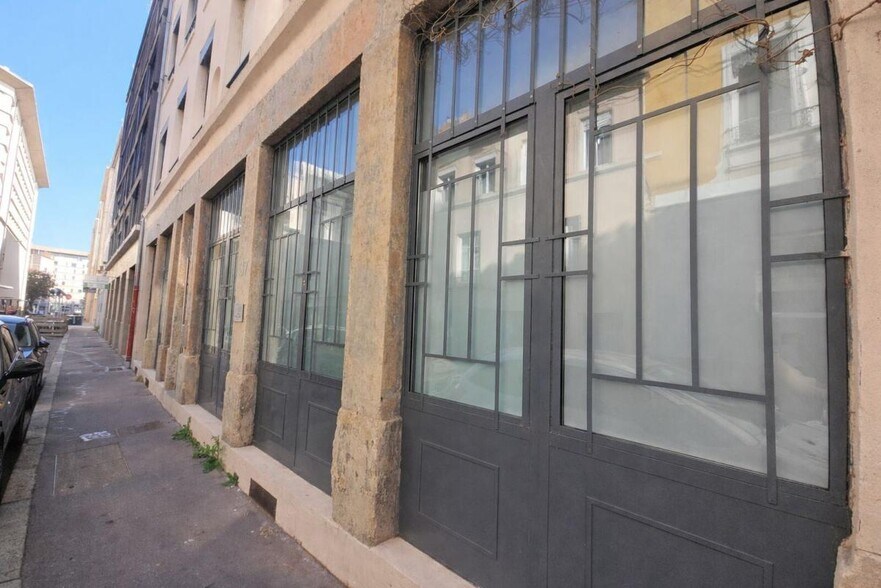 37 Rue Voltaire, Lyon à louer - Photo de l’immeuble – Image 2 sur 10