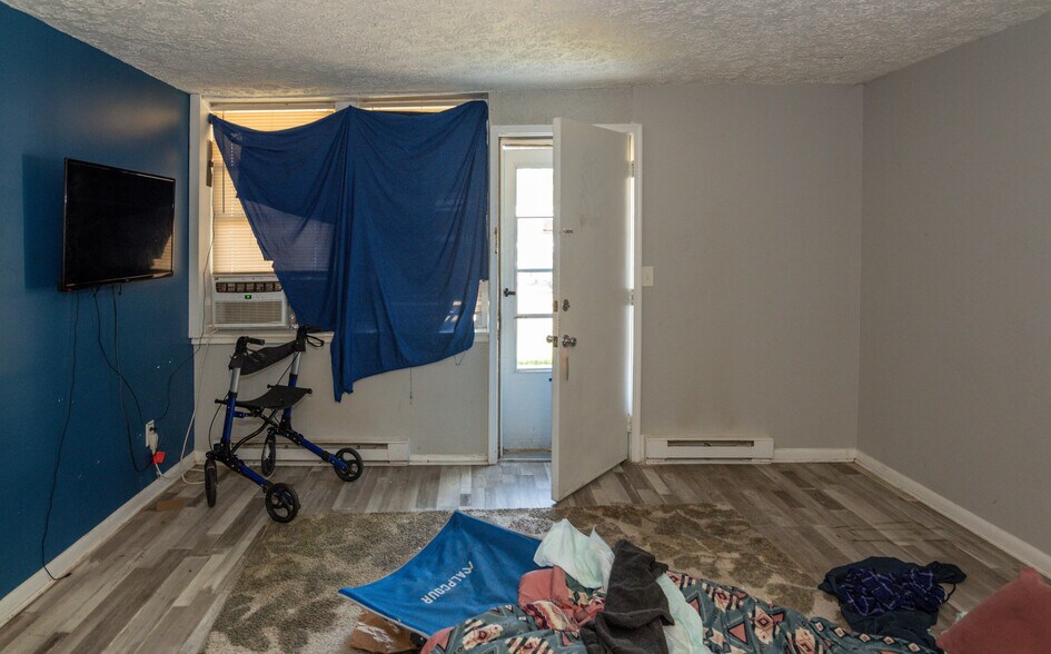 5461 Cedonia Ave, Baltimore, MD à vendre - Photo de l’immeuble – Image 2 sur 55