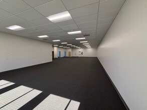 328 E Commercial Rd, San Bernardino, CA à louer Photo intérieure– Image 1 sur 14
