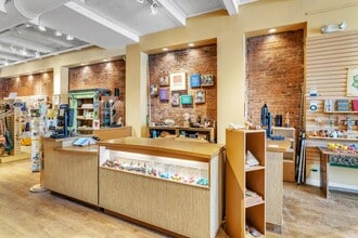 76-82 Main St, Northampton, MA à louer Photo intérieure– Image 1 sur 3