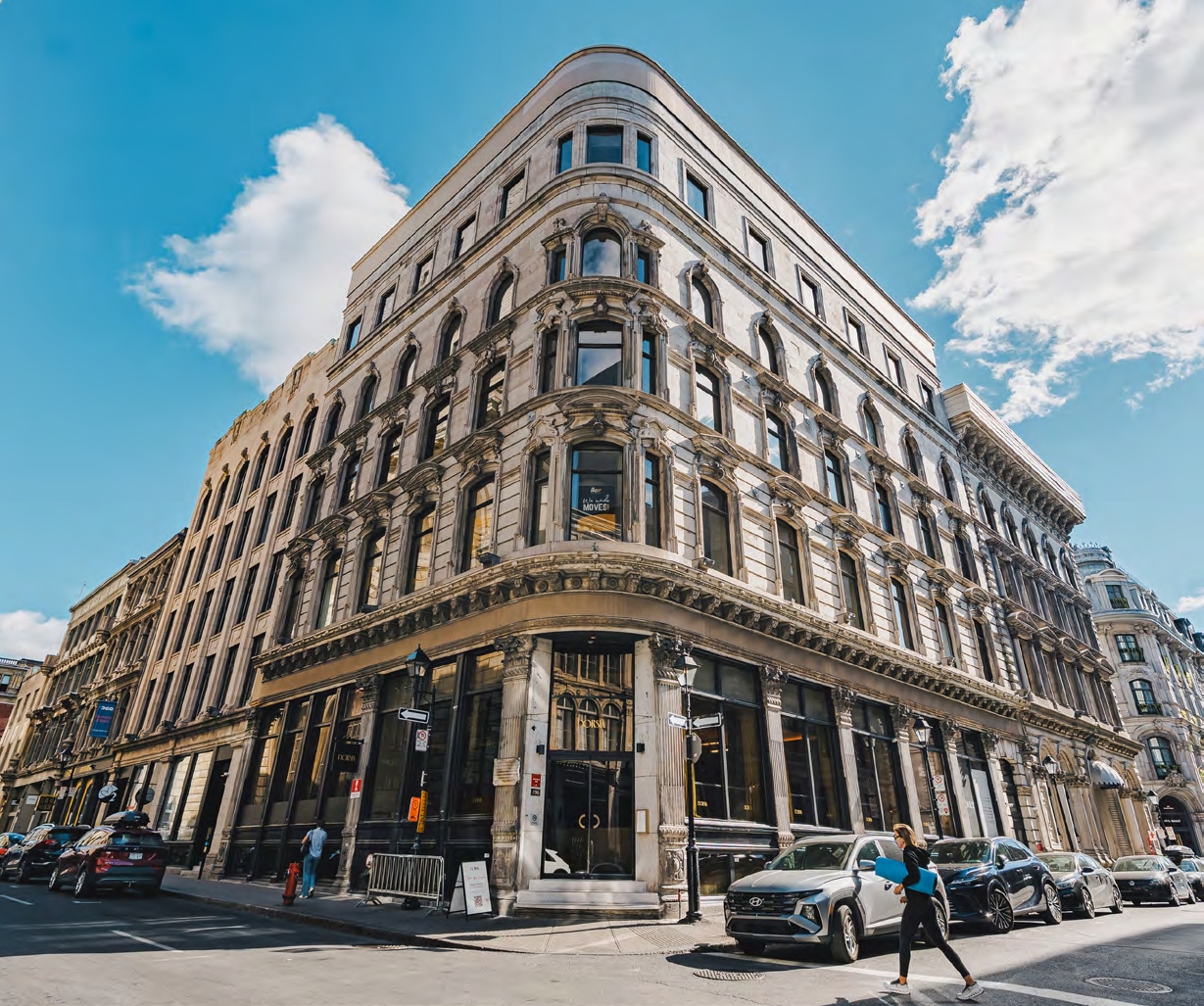 372-396 Rue Notre-Dame O, Montréal, QC à louer Photo de l’immeuble– Image 1 sur 5