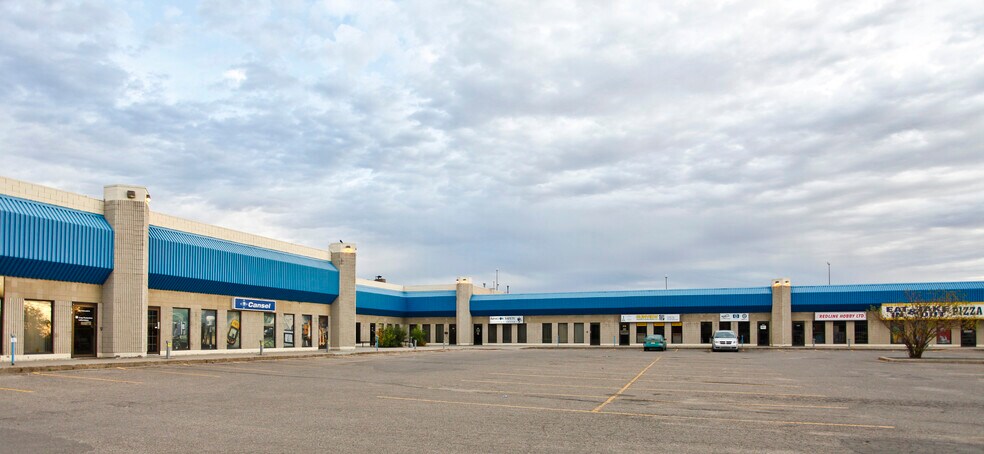 310 Hoffer Dr, Regina, Sk S, Regina, SK à louer - Photo de l’immeuble – Image 1 sur 2