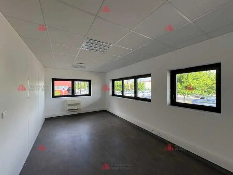 Bureau dans Chalon-sur-Saône à louer - Photo de l’immeuble – Image 3 sur 4