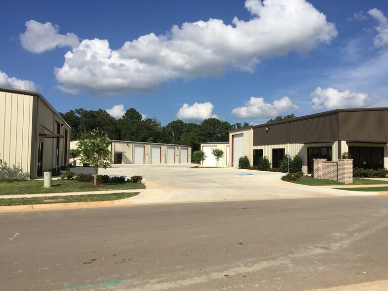 2941 Elkton Trl, Tyler, TX à louer - Photo de l’immeuble – Image 1 sur 6