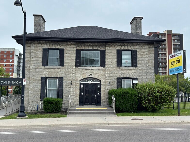 826 Princess St, Kingston, ON à vendre - Photo de l’immeuble – Image 1 sur 9