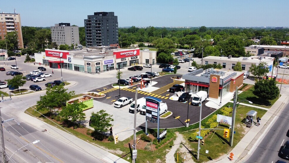 467 Wharncliffe Rd S, London, ON à louer - Photo de l’immeuble – Image 3 sur 9