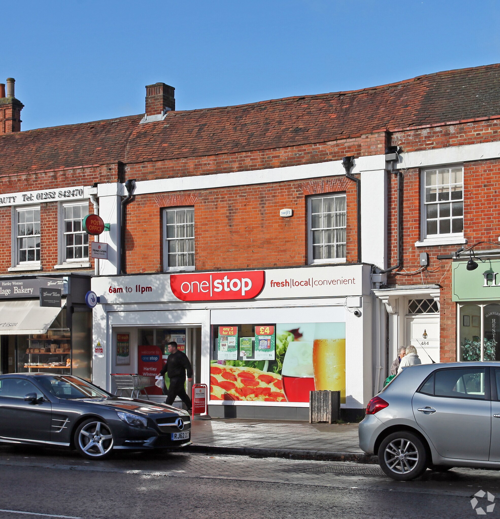 High St, Hartley Wintney à louer Photo principale– Image 1 sur 3