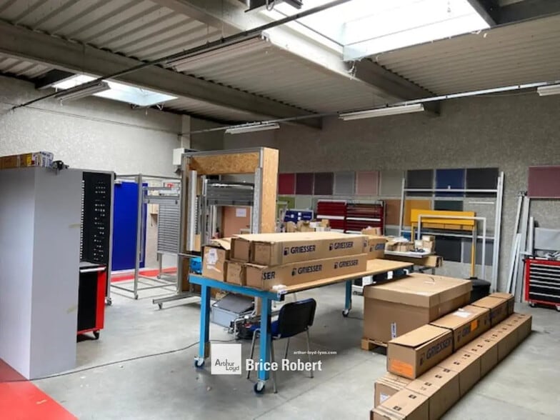 Bureau dans Décines-Charpieu à louer - Photo intérieure – Image 3 sur 12