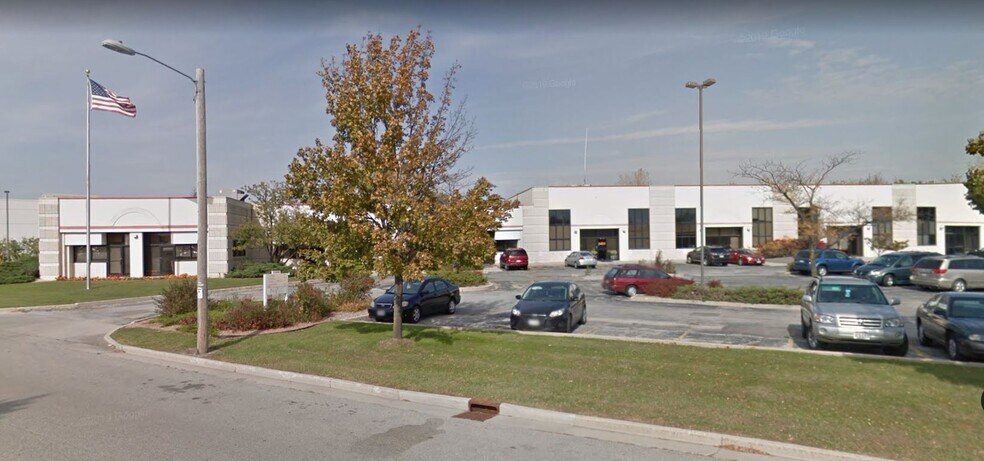 1720 W Florist Ave, Milwaukee, WI à louer - Photo de l’immeuble – Image 2 sur 9