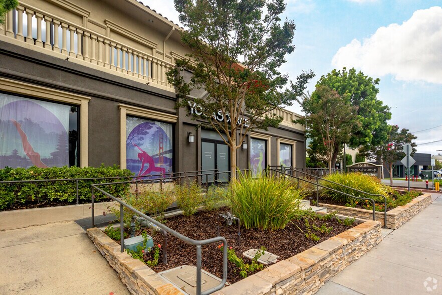 16185 Los Gatos Blvd, Los Gatos, CA à louer - Photo de l’immeuble – Image 2 sur 4