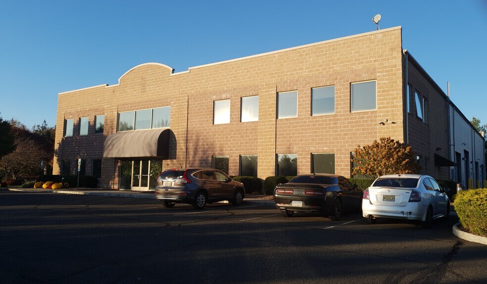 10 Culnen Dr, Branchburg, NJ à louer - Photo de l’immeuble – Image 3 sur 10