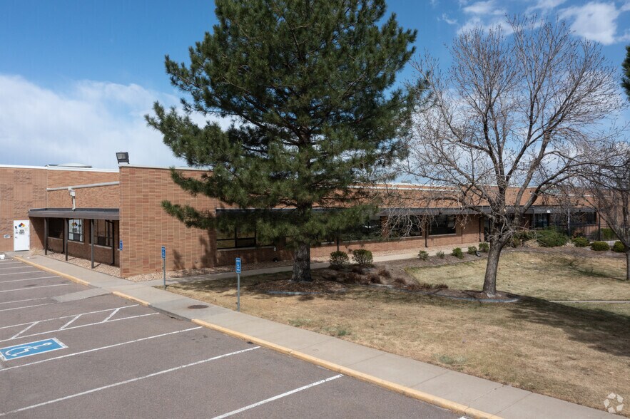 4221 Monaco St, Denver, CO à louer - Photo de l’immeuble – Image 2 sur 21