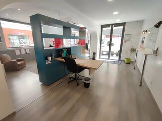 Plus de détails pour Local commercial à louer